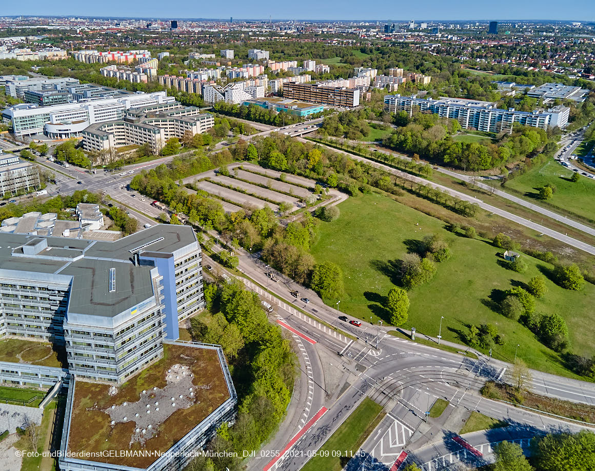 14.05.2021 - Luftaufnahmen von der Ständlerstraße und Umgebung in Neuperlach